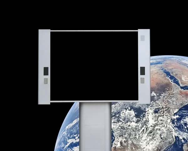 地球の背景を持つ空白の広告看板 — ストック写真