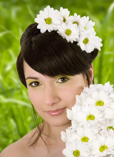 Дівчина з весняними квітами. Ефект гламуру . — стокове фото