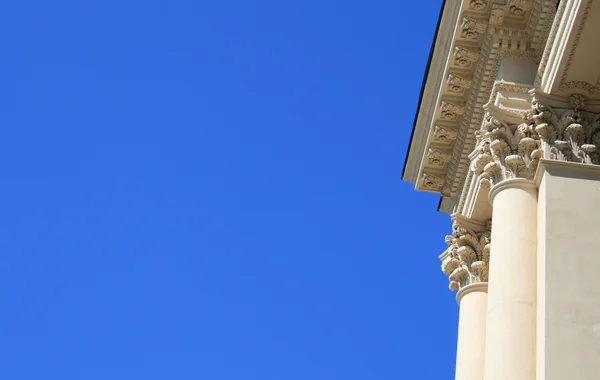 Columns with blue sky background — Stock Photo, Image