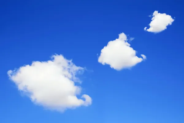 Nuvens no céu azul — Fotografia de Stock