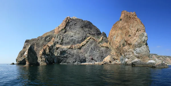 Вид на побережье с моря. Панорамный ф высокого разрешения — стоковое фото