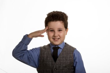 gülen çocuk askerler gibi selamlayan