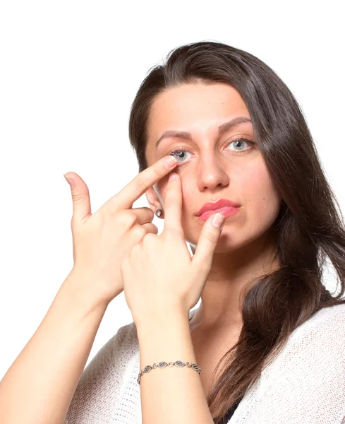 Junge Frau mit Kontaktlinsen — Stockfoto