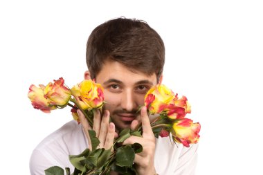 adam kırmızı gül buketi.