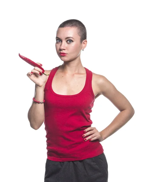 Kvinna med chili peppar på vit bakgrund — Stockfoto