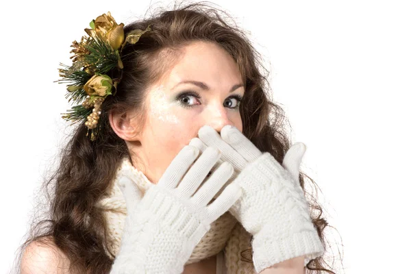 Retrato de mujer joven y hermosa en vestido de invierno y alfiler aislado en blanco —  Fotos de Stock