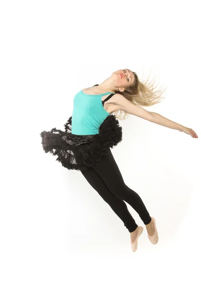흰색 바탕에 모던 댄서 여자 포즈 스튜디오 — 스톡 사진