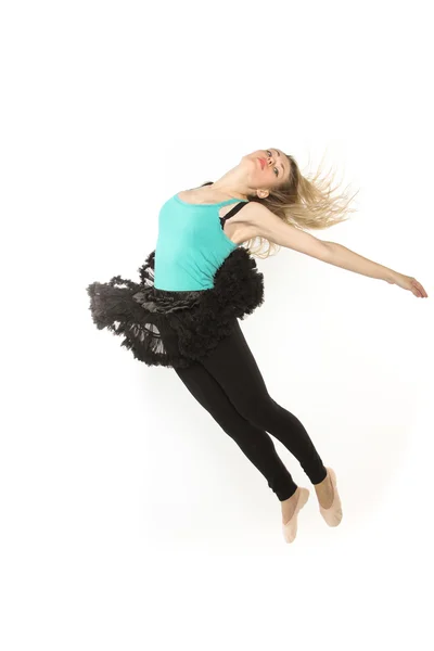 Mujer bailarina moderna posa estudio sobre fondo blanco — Foto de Stock