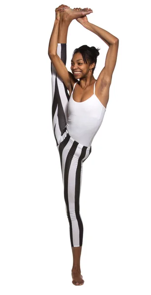 Vertical splits. Latina dancer girl — Stock Photo, Image