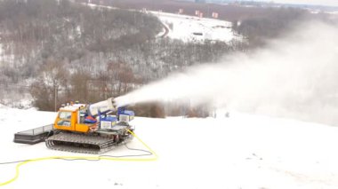 kar makinesi iş başında