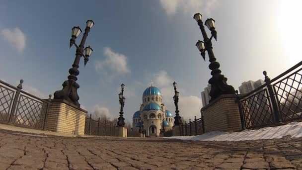 Росія. Москва. Церква Святої Трійці. — стокове відео