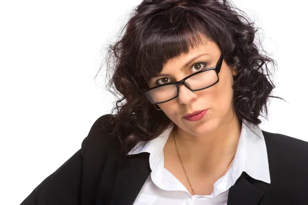 Retrato de mujer madura sonriendo, con gafas, mirando a ca — Foto de Stock