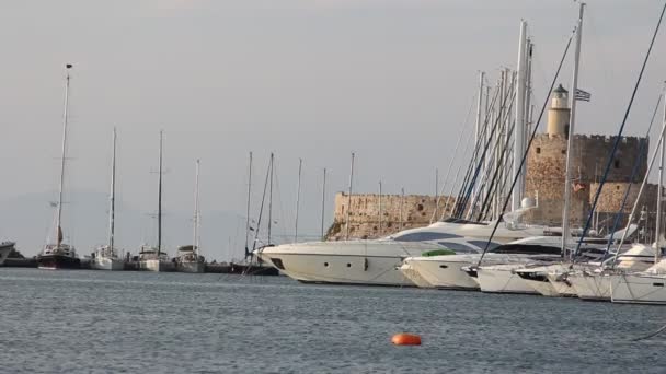 Mandraki 港、ギリシャ — ストック動画