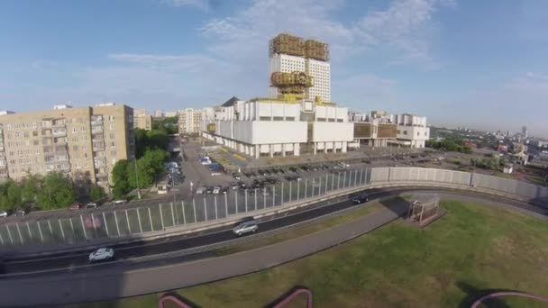 Vista aérea sobre "Cerebros dorados" - edificio de la Academia Rusa de Ciencias — Vídeos de Stock