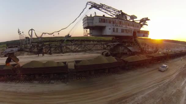 Areia escavadeira de mineração — Vídeo de Stock