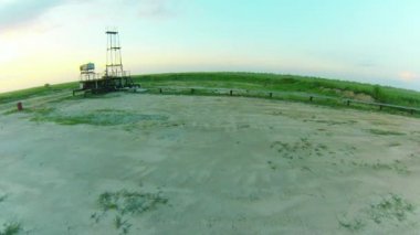 Bataklık bölgede gaz tesisi