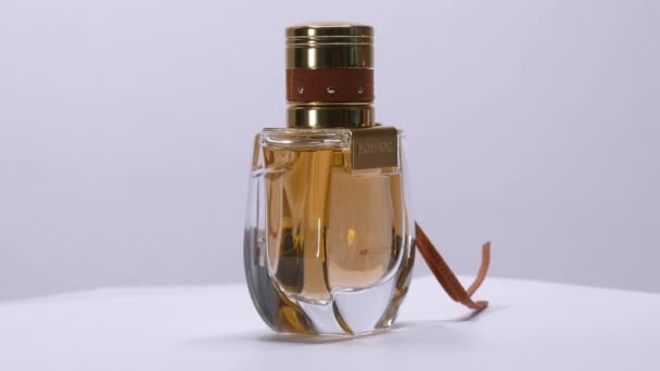 Nomade Parfume Bottle Rotation Studio Mar 2022 Lodon — стоковое видео