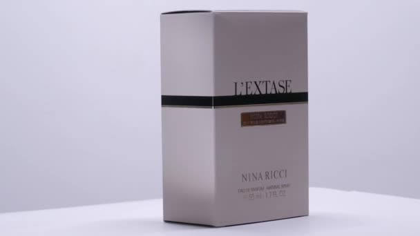 Nina Ricci Extaase Box Rotowaniem Butelek Perfum Studio Mar 2022 — Wideo stockowe