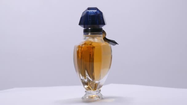 Shalimar Guerlain Perfumy Rotacja Butelki Studio Mar 2022 London Wielka — Wideo stockowe