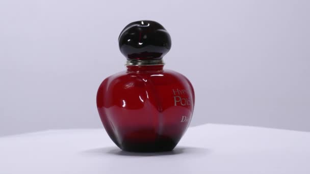 Trucizna Dior Perfumy Rotacja Butelki Studio Mar 2022 London Wielka — Wideo stockowe