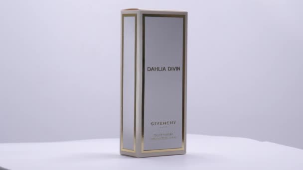 Dahlia Divin Givenchy Perfume Bottle Rotation Studio Mar 2022 London — Stock Video