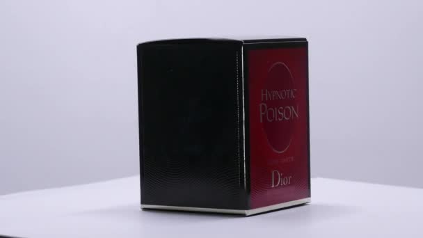 Hipnotyczny Dior Trucizn Pudełko Obrotem Butelki Perfum Studio Mar 2022 — Wideo stockowe