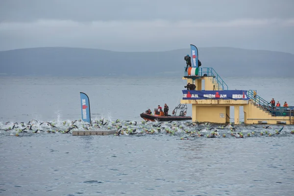 Triathlon swimmers — Stock Photo, Image