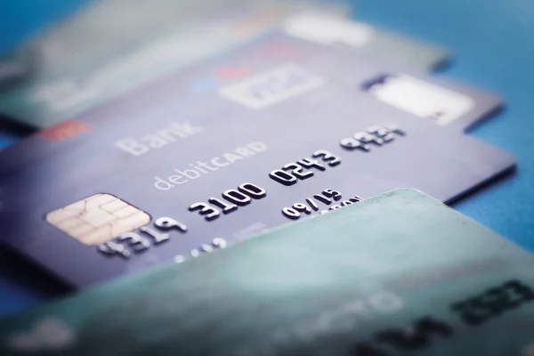 Дебетовые и кредитные карты — стоковое фото