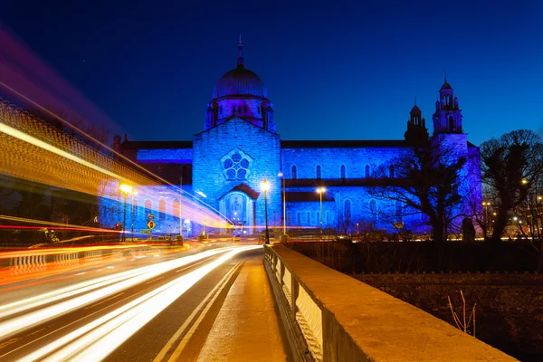 Galway Cathedral lit up blue — Stock Photo, Image