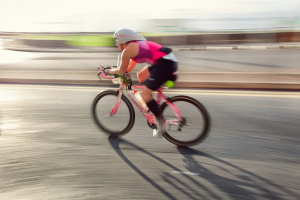 Athlet binicilik bisiklet — Stok fotoğraf