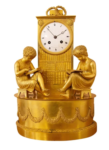 Veneciano acento oro y mármol reloj escultórico aislado. Estatua decorativa de piezas de tiempo decorativas estilo imperio vintage dorado para sala de estar y dormitorios. Reloj retro Mantel — Foto de Stock