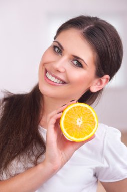 juicy orange ile güzel kız