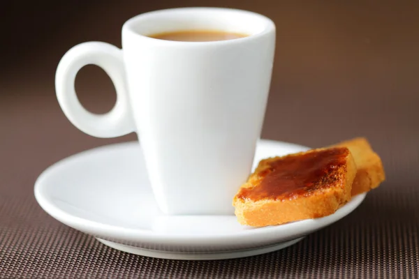 Kopje koffie en toast — Stockfoto