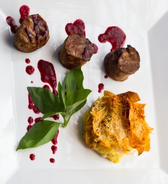 ızgara et ve patates