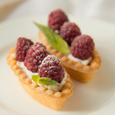 Ahududu ile tartlets