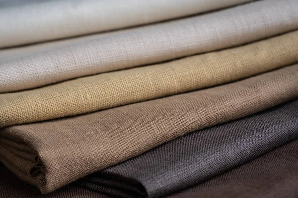 Kahverengi keten desenli arka plan. Kumaş şeritleri. Sığ noktalı Macro