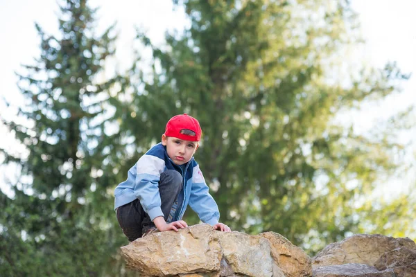 Porträt Eines Jungen Wald Aktiver Lebensstil Reisen Mit Kindern — Stockfoto