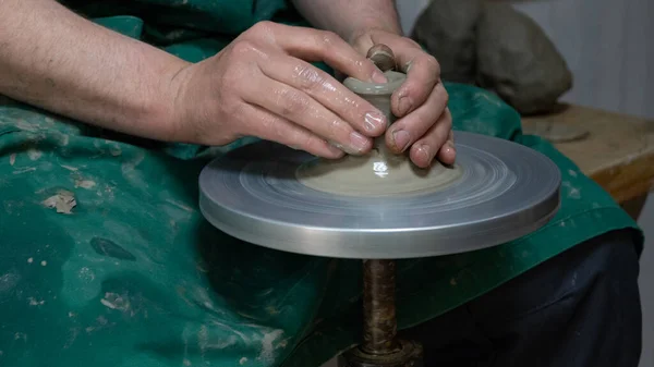 Bastelhände Basteln Einen Tontopf Männerhände Töpfer Werk Gerichte Kreieren Schöpfung — Stockfoto