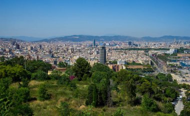 Barcelona 'nın yaz günündeki panoramik manzarası. Katalonya, İspanya