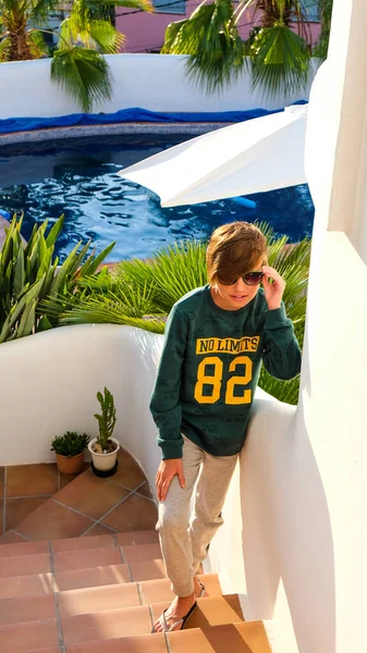 Teenager Sportswear Stands Steps Pool Sports Green Sweatshirt Gray Pants — Stock Photo, Image