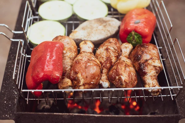 Barbecue Barbecue Buiten Zomer Picknick Openluchtrecreatie Voedsel Gekookt Boven Een — Stockfoto