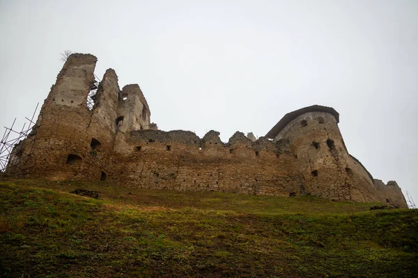 Romok Középkori Zborov Makovica Vár Kelet Szlovákiában Európában Ködös Ősz — Stock Fotó