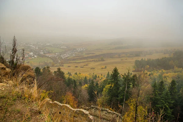 Zřícenina Středověkého Hradu Zborov Makovica Východním Slovensku Evropa Mlhavý Podzim — Stock fotografie