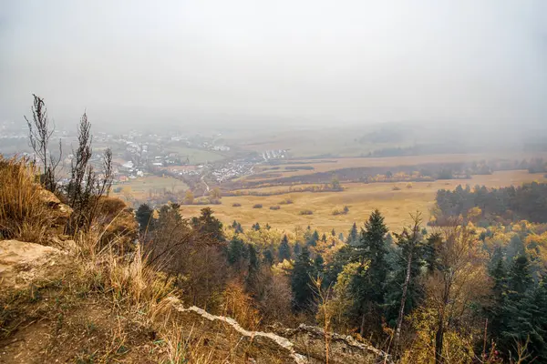 Zborow Wschodniej Słowacji Europie Mgła Jesień — Zdjęcie stockowe
