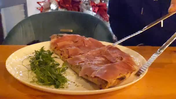 Calzone Parma Ham Часто Описывается Оборот Сделанный Закваски — стоковое видео