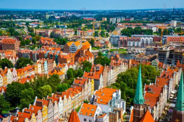 Polonya 'nın eski kenti Gdansk' a güzel panoramik hava manzarası