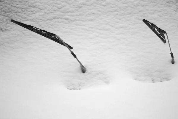 Voiture sous la neige — Photo