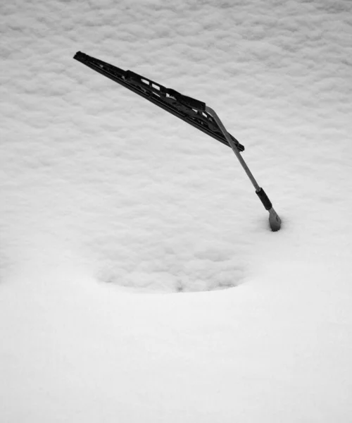 Carro sob a neve — Fotografia de Stock