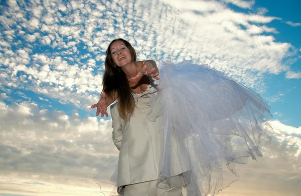 Laughing bride kidnapping — Stock Photo, Image