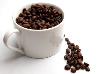 kahve çekirdekleri ve kahve Kupası